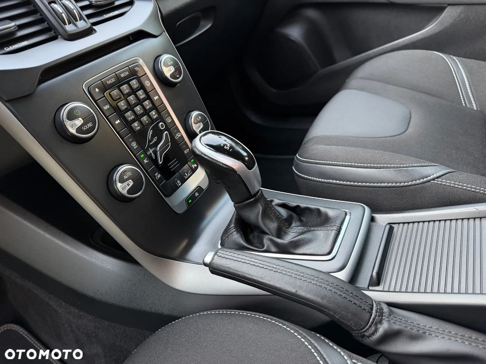 Volvo V40 D2 Geartronic Momentum - 28