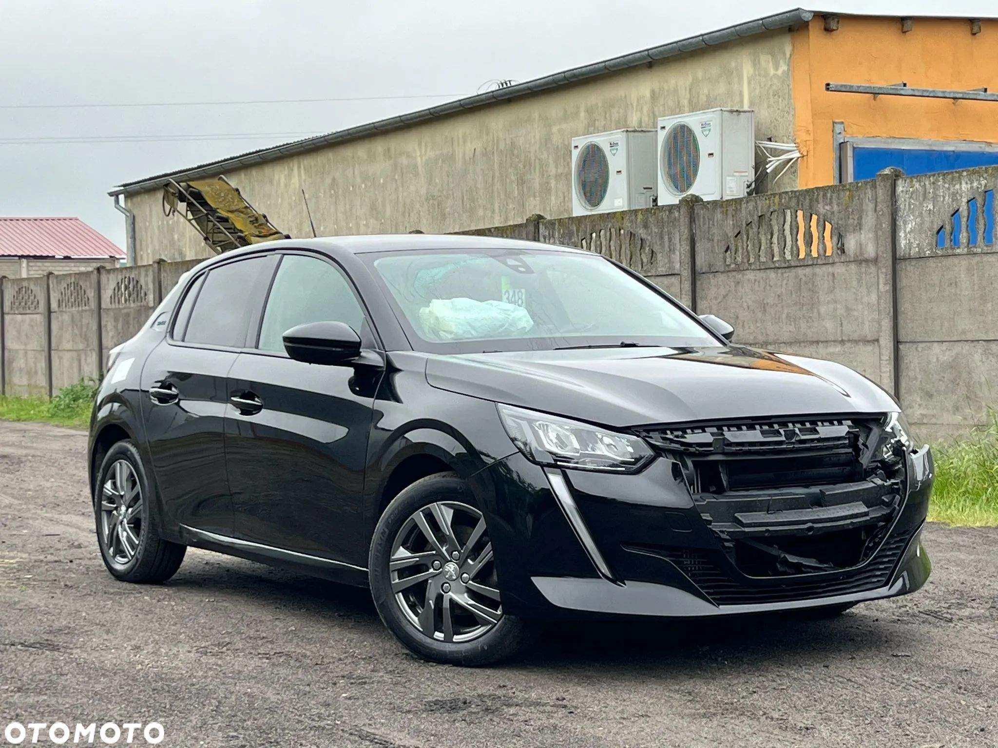Peugeot 208 - 1