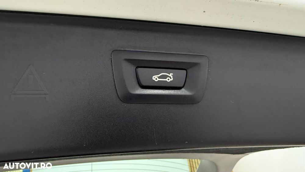 BMW Seria 5 528i Aut. Luxury Line - 30