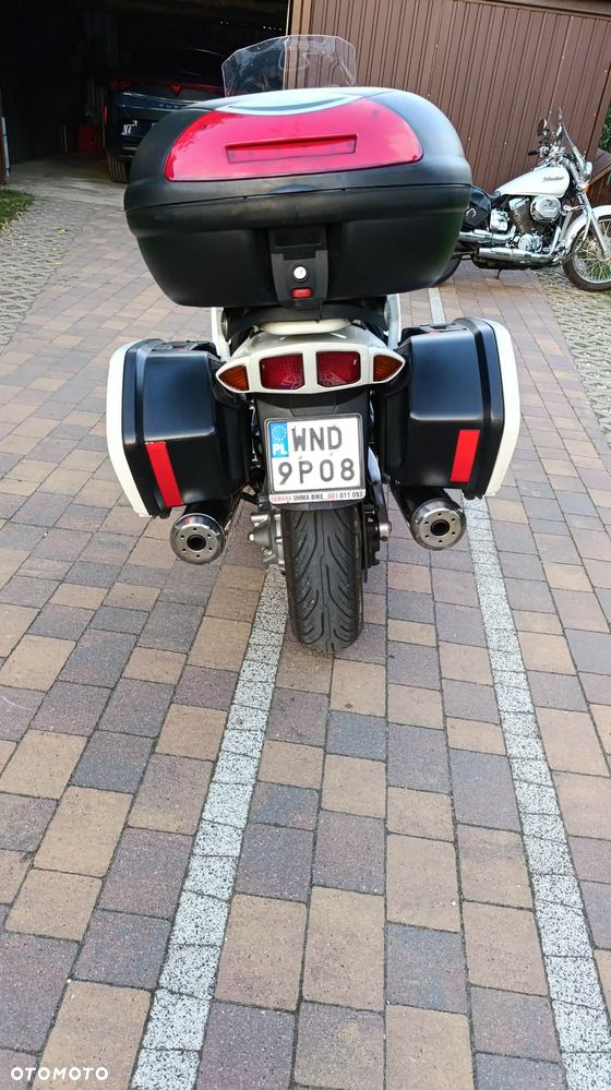 Yamaha FJR - 4