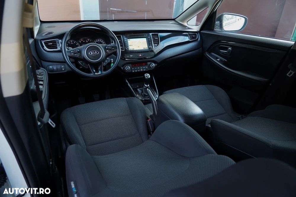 Kia Carens - 13