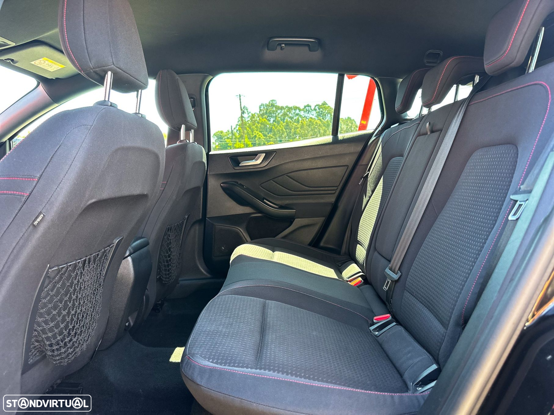 Ford Focus SW 1.5 TDCi EcoBlue ST-Line - 13