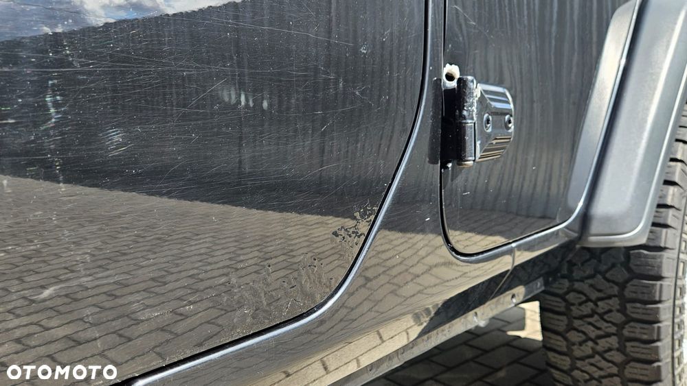 Jeep Wrangler - 12