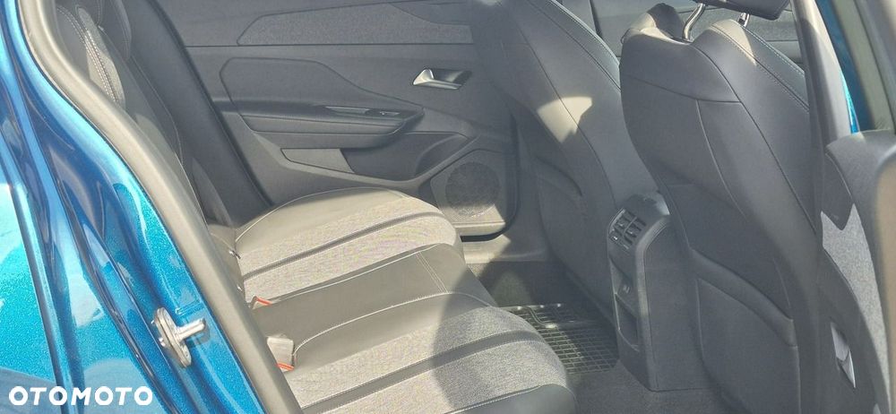 Peugeot 408 1.2 PureTech Allure S&S EAT8 - 25