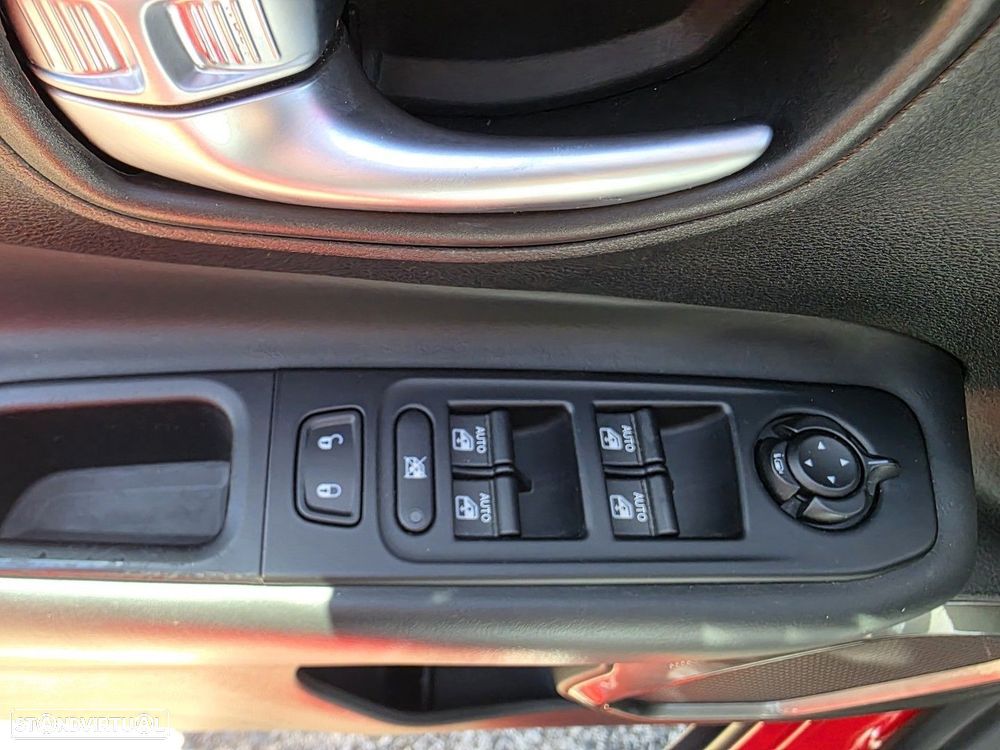 Jeep Renegade 1.0 T Limited - 29