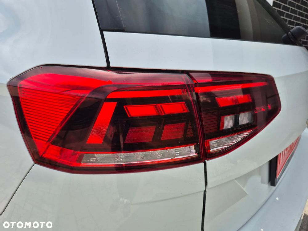 Volkswagen Passat - 22