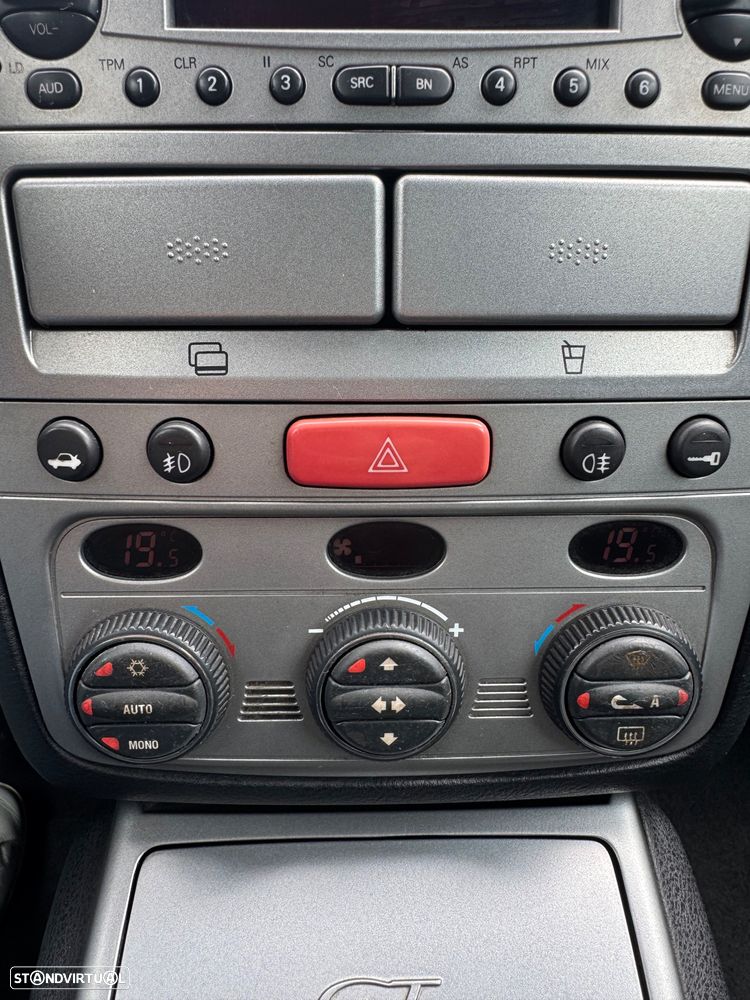 Alfa Romeo GT 1.9 JTD M-JET - 15
