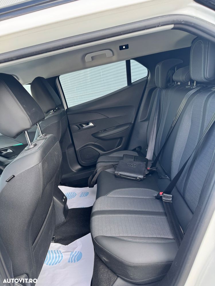 Peugeot 2008 PureTech 130 GT Pack - 22