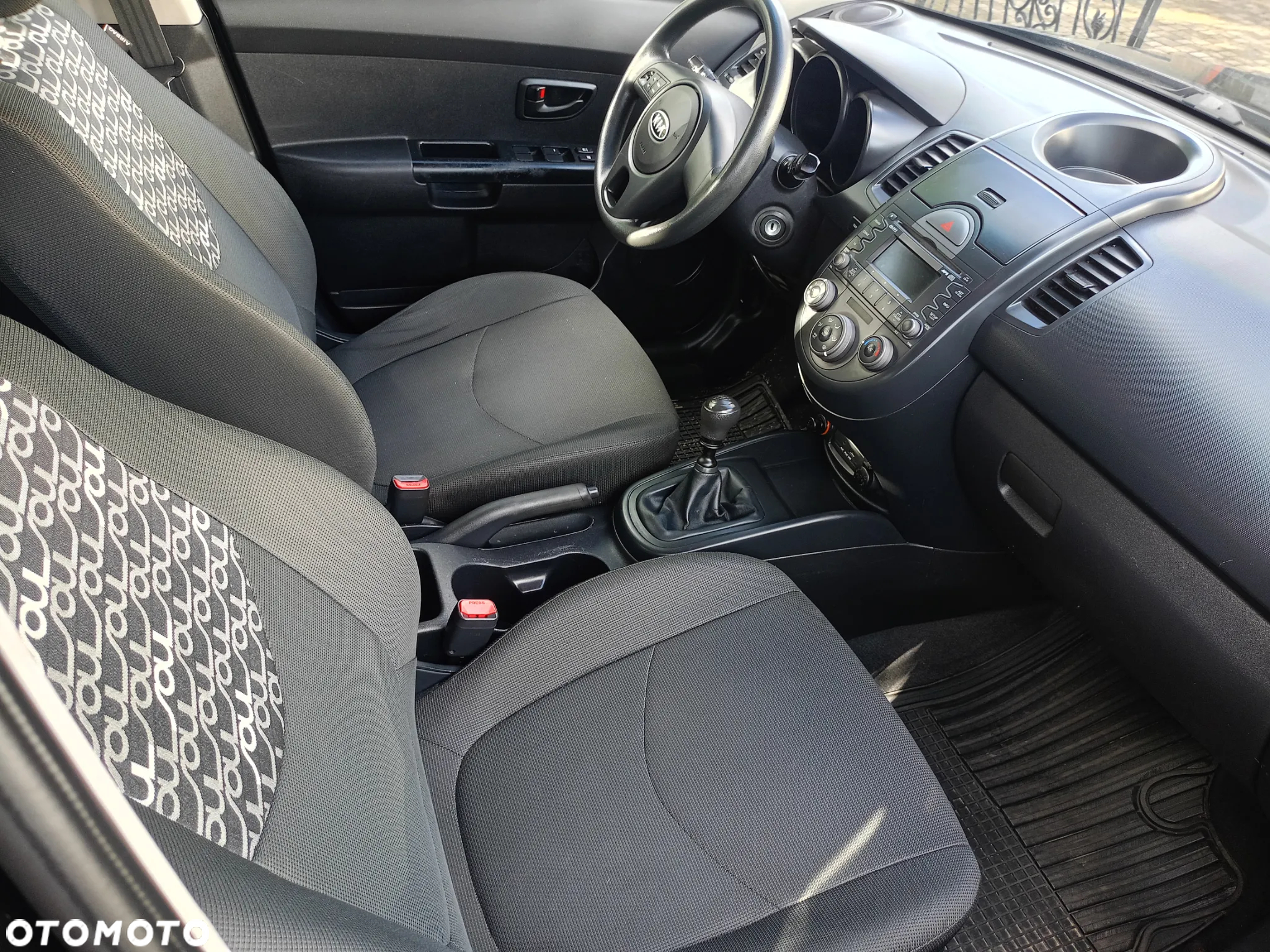 Kia Soul 1.6 L - 13