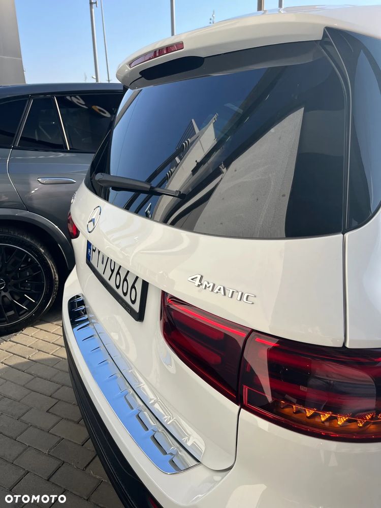 Mercedes-Benz GLB 250 4-Matic AMG Line 8G-DCT - 3