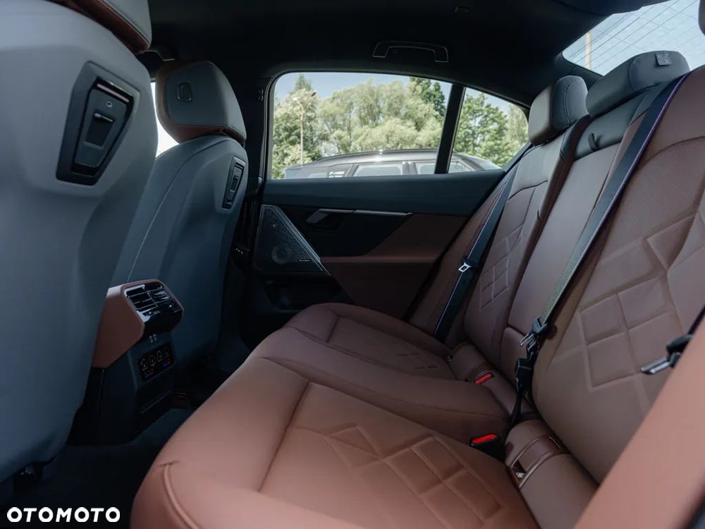 BMW Seria 5 540d xDrive - 16