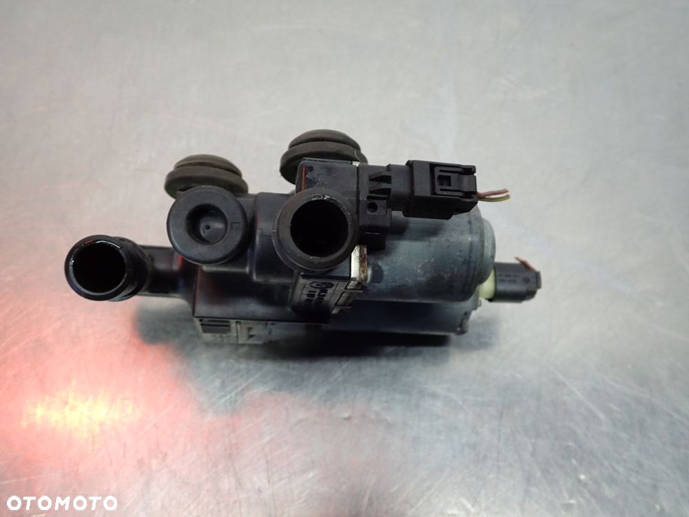 ZAWÓR WODY BMW E46 TOURING - 2