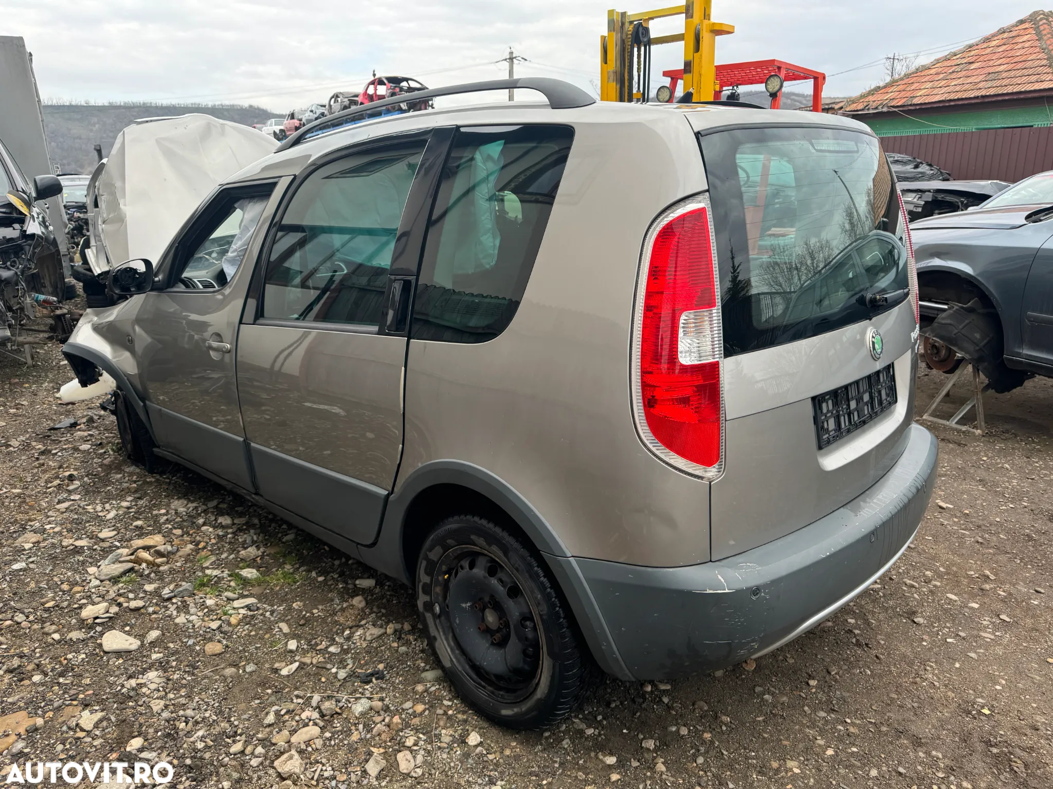 Dezmembram Skoda Roomster 1.6b cod BTS scout - 2