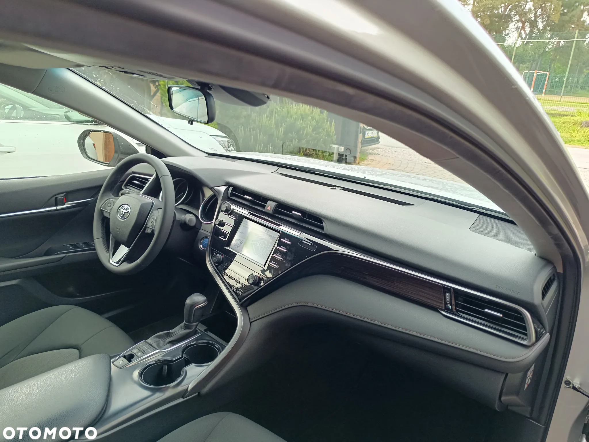 Toyota Camry 2.5 Hybrid Comfort CVT - 29