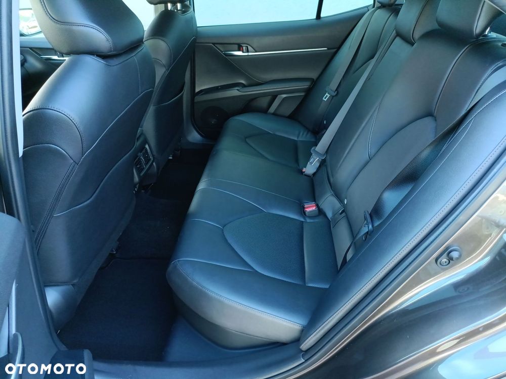 Toyota Camry 2.5 Hybrid Executive CVT - 12