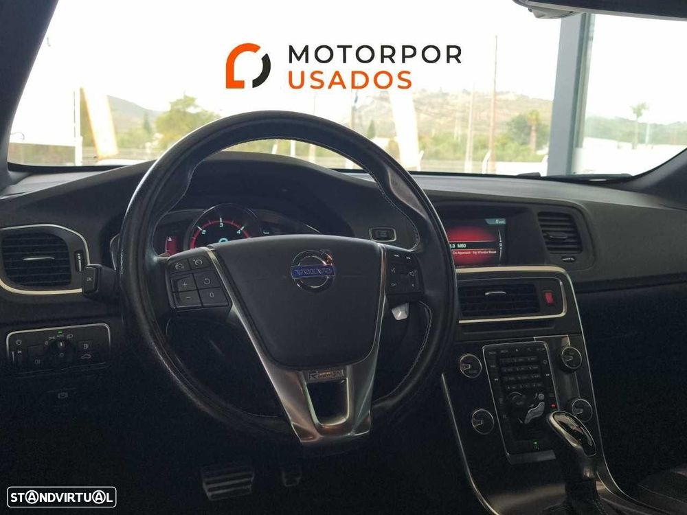 Volvo V60 2.0 D4 R-Design Geartronic - 12