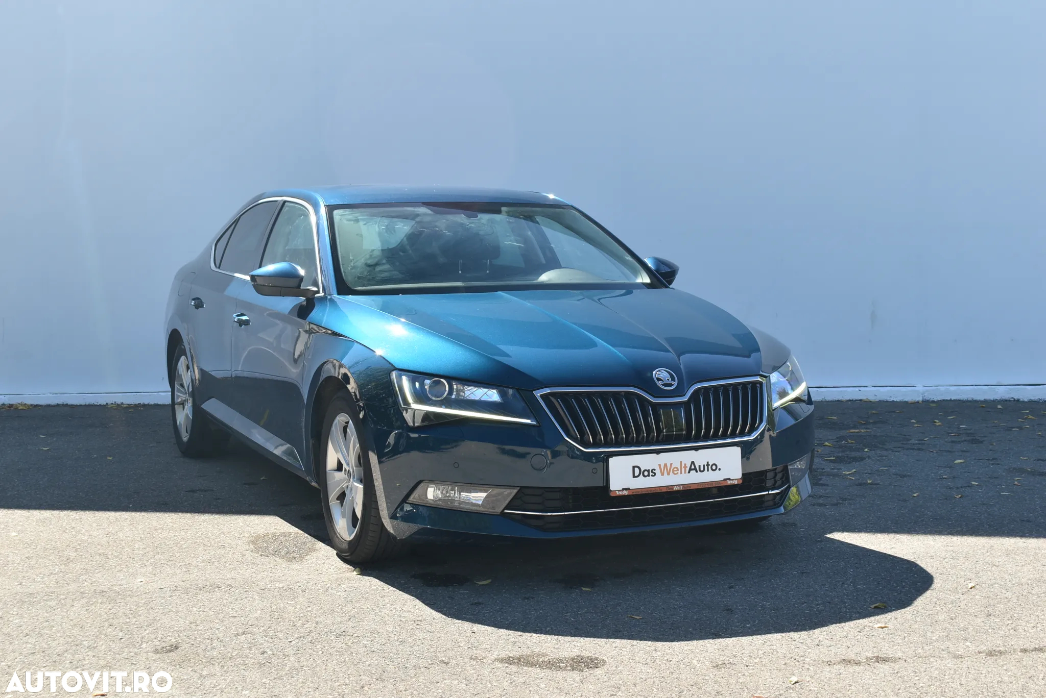 Skoda Superb 2.0 TDI DSG Ambition - 2