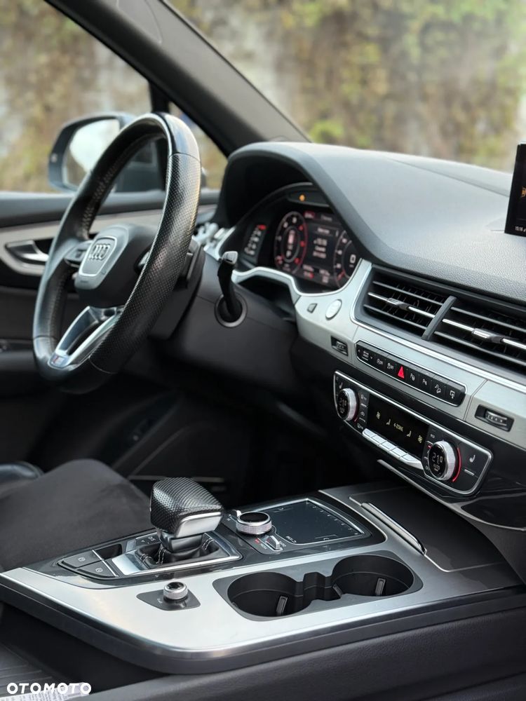Audi Q7 - 12
