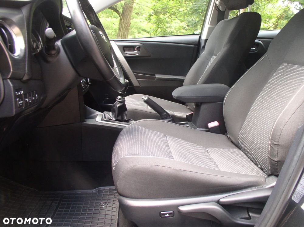 Toyota Auris 1.6 Valvematic Executive - 12
