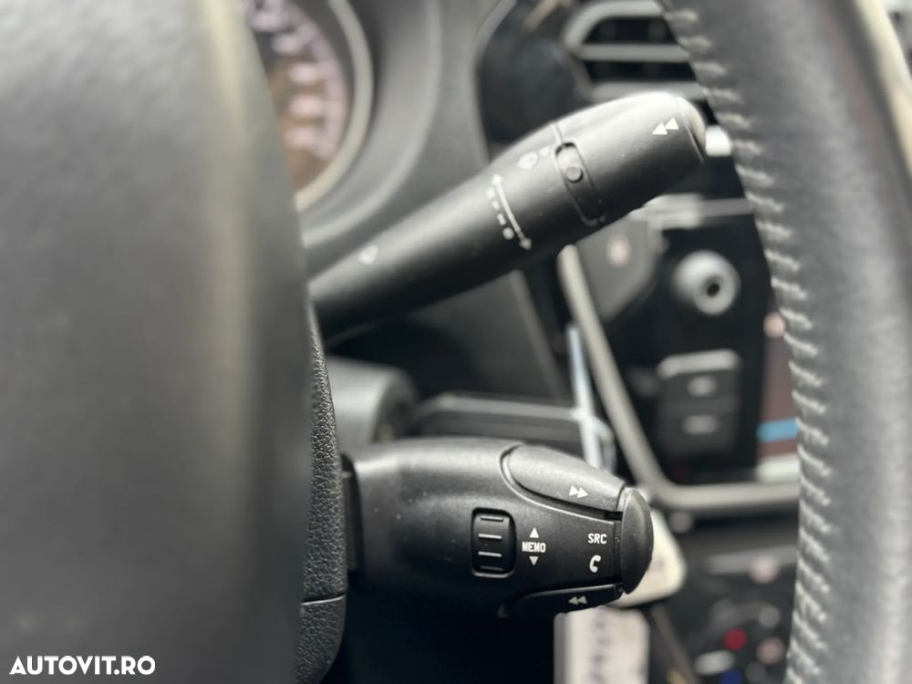 Peugeot 301 1.5 BlueHDI FAP Allure - 21