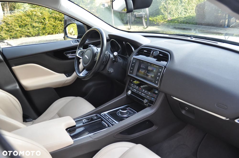 Jaguar F-Pace 2.0 i4D AWD Portfolio - 10