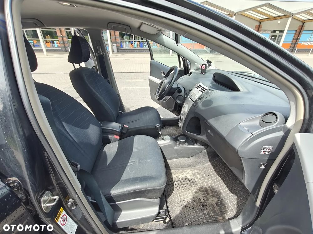 Toyota Yaris - 15
