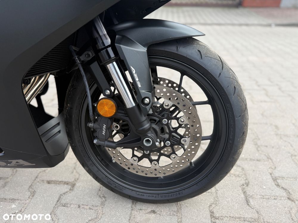 Honda CBR - 5