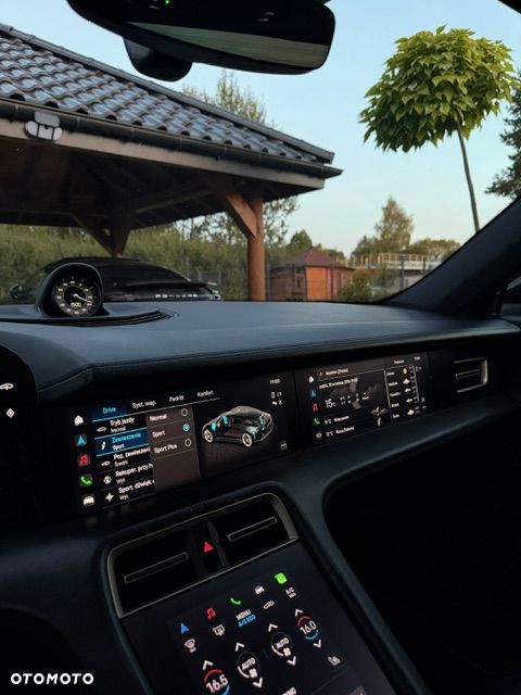 Porsche Taycan Performance Plus - 16