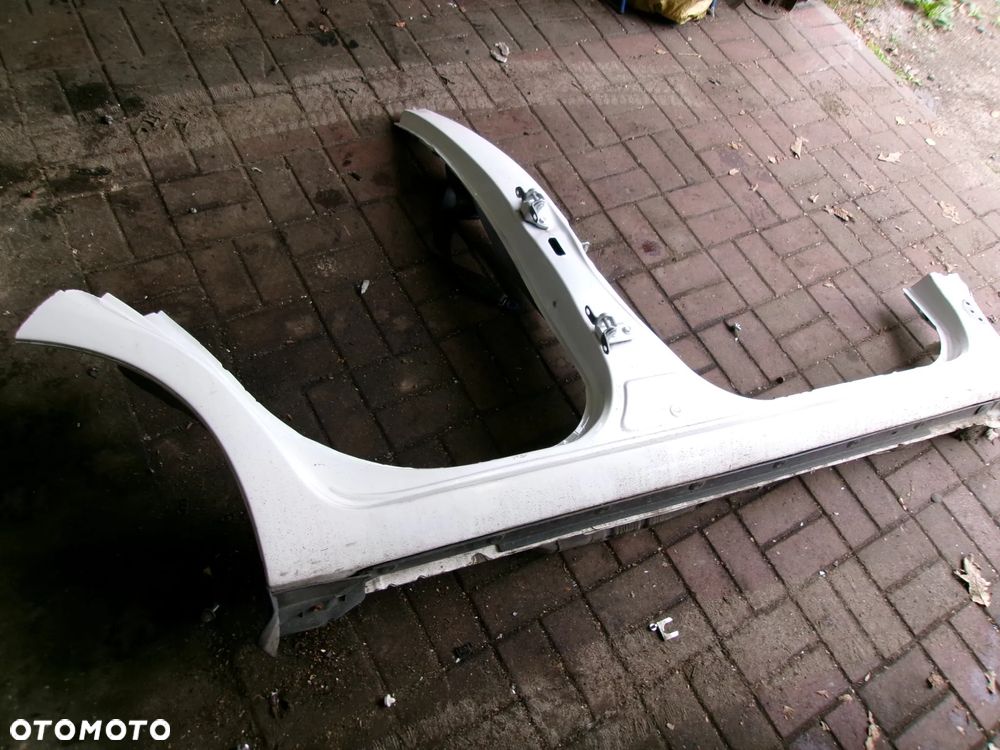 PRÓG SŁUPEK Z PROGIEM TOYOTA YARIS III  11-22 - 1