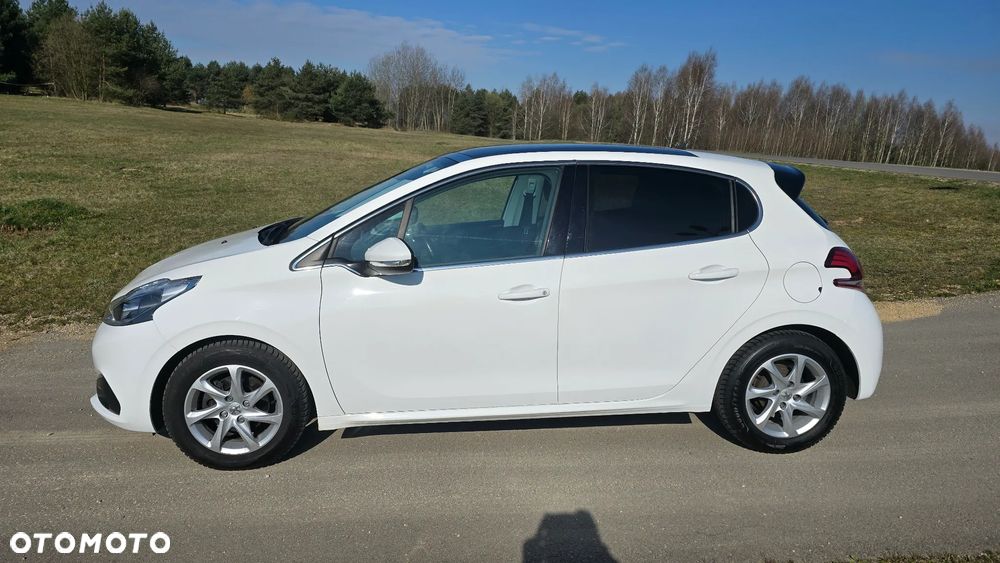 Peugeot 208 1.2 PureTech Allure - 17