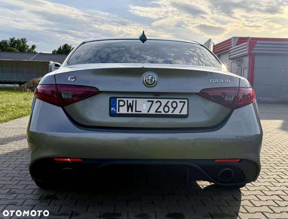 Alfa Romeo Giulia 2.0 Turbo Veloce Q4 - 11