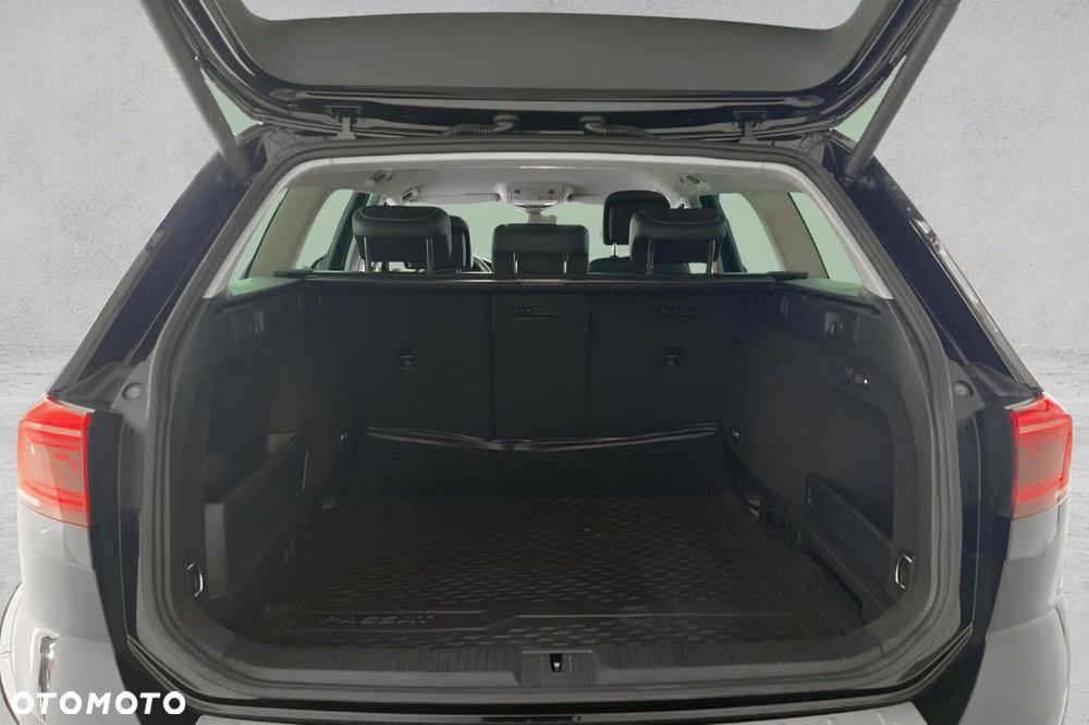 Volkswagen Passat 2.0 TDI SCR DSG Business - 18