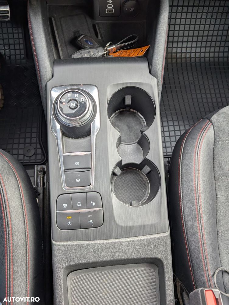 Ford Kuga - 27