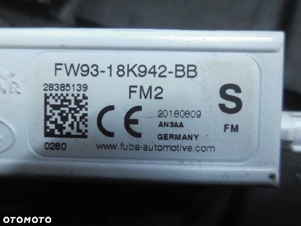 ANTENA RADIOWA JAGUAR E-PACE FW9318K942BB - 2