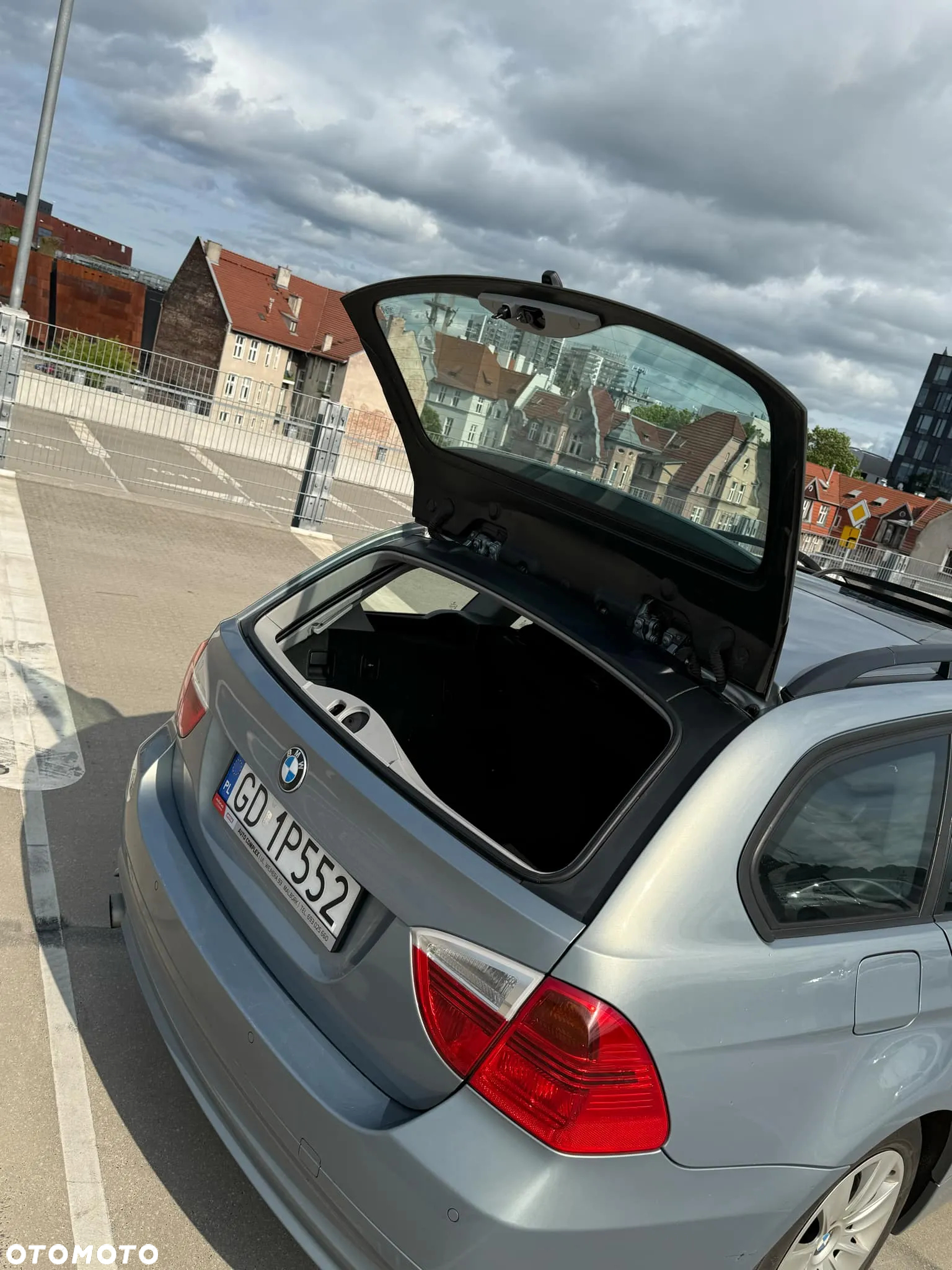 BMW Seria 3 320i Touring - 6