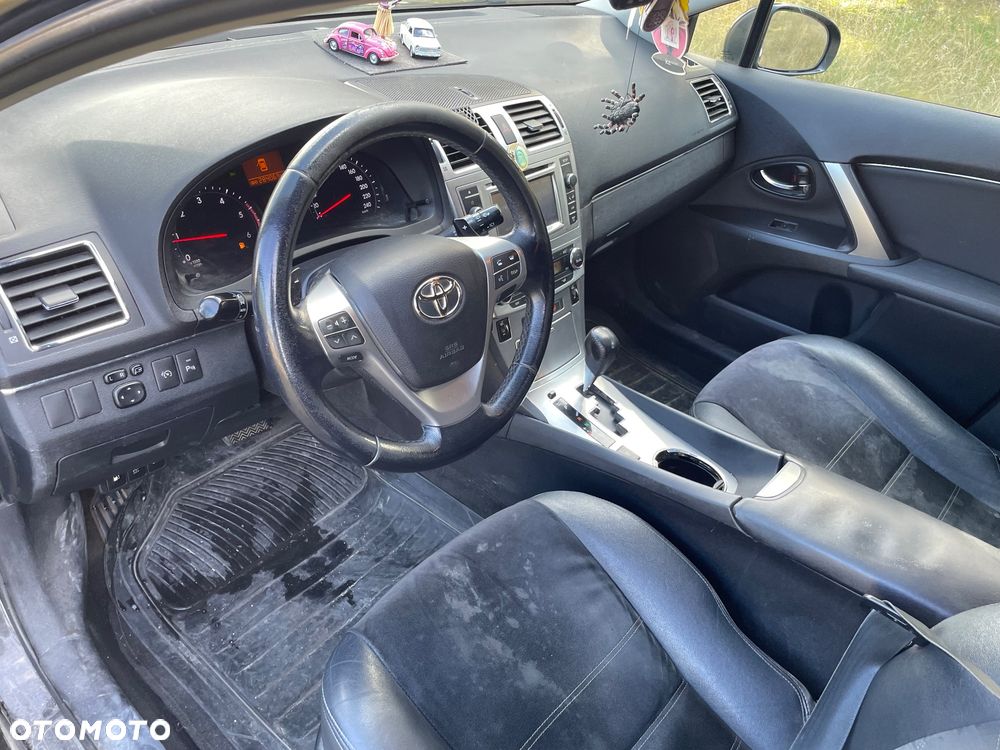 Toyota Avensis - 15