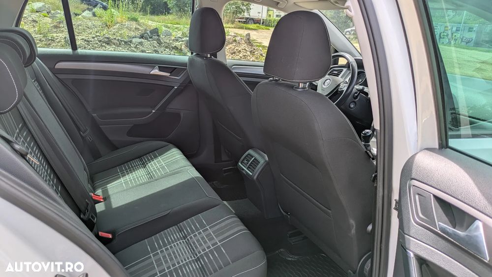 Volkswagen Golf 1.2 TSI BMT Comfortline - 14