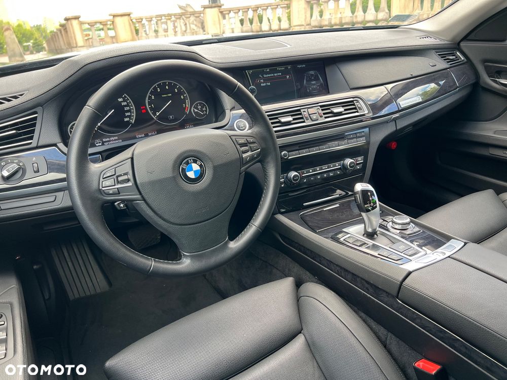 BMW Seria 7 - 33