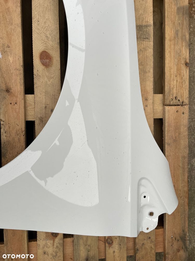 BŁOTNIK PRZÓD LEWY MERCEDES-BENZ W247 B KLASA A2478810900 BIAŁY W KOLOR - 4