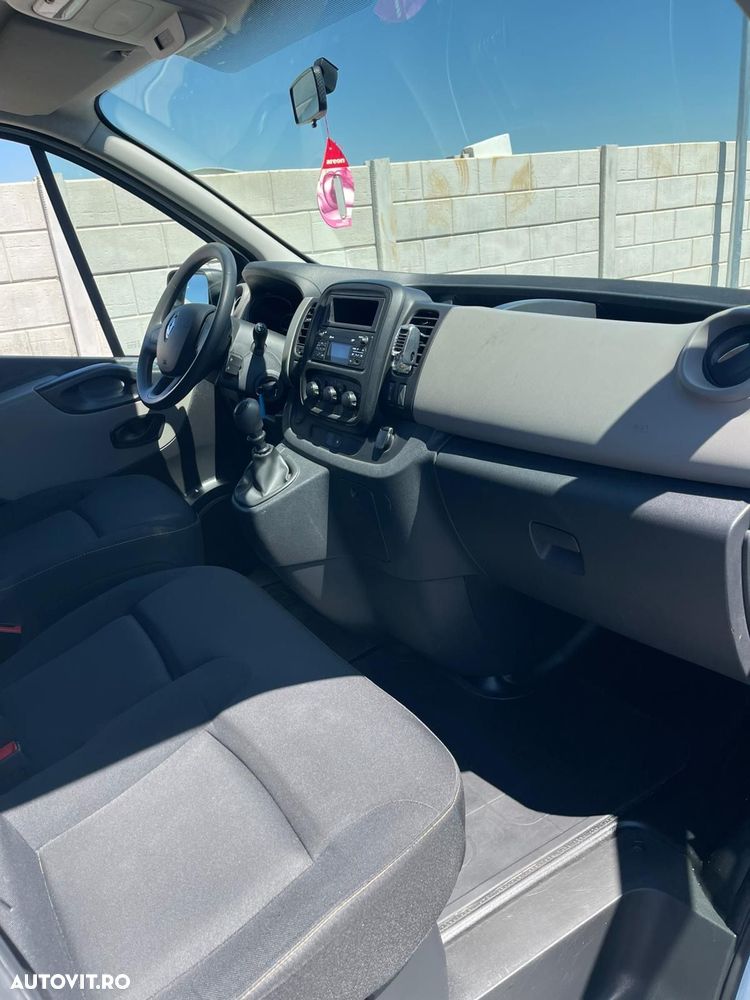 Renault Trafic - 16