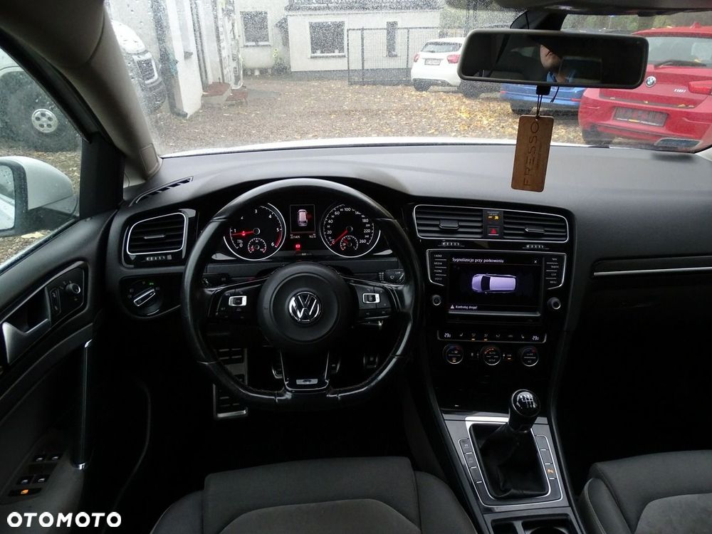 Volkswagen Golf - 16
