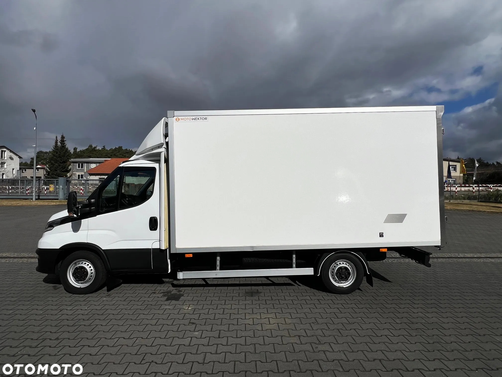 Iveco Daily 35S16 3.0 Kontener Chłodnia Izoterma 3x Drzwi Salon PL, Jeden Właściciel - 2