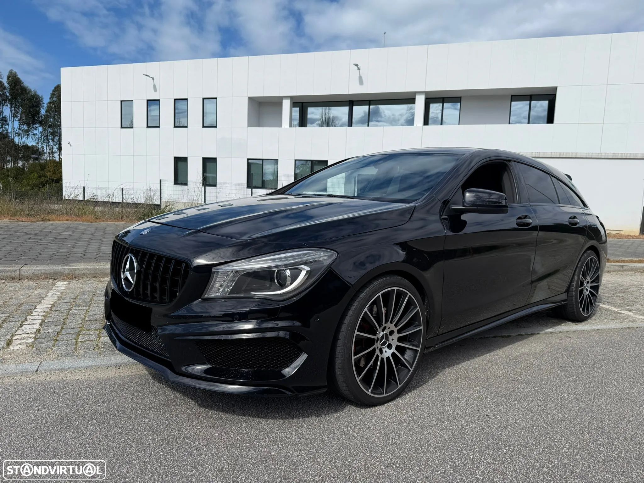 Mercedes-Benz CLA 220 d Shooting Brake AMG Line Aut. - 1