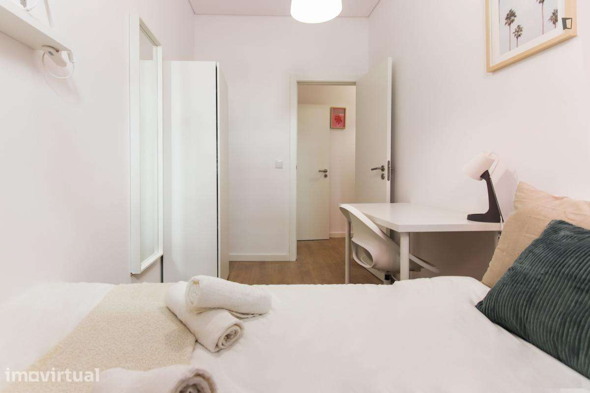 Quarto - localizado em Alameda Lisbon - Grande imagem: 2/8