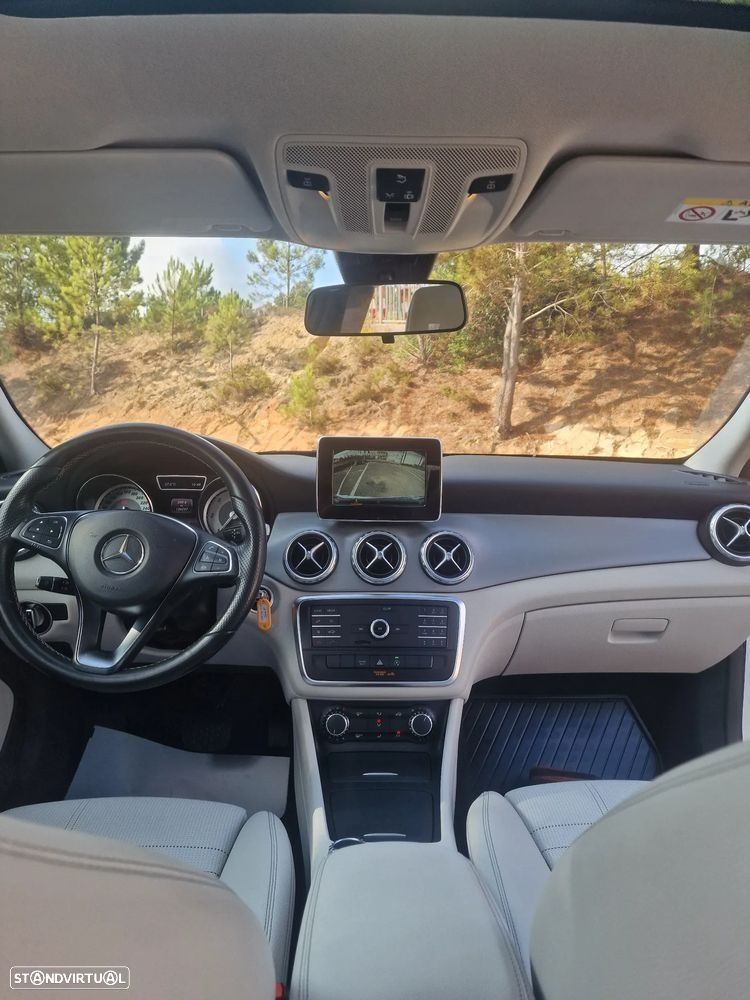Mercedes-Benz GLA 220 d Urban - 15