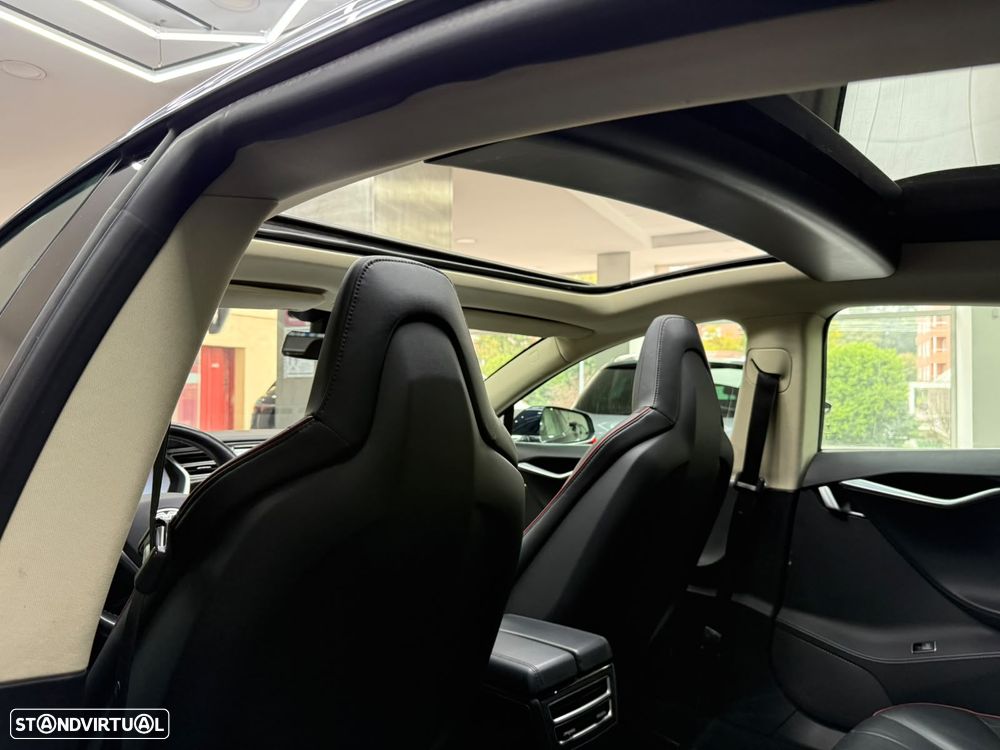 Tesla Model S - 30