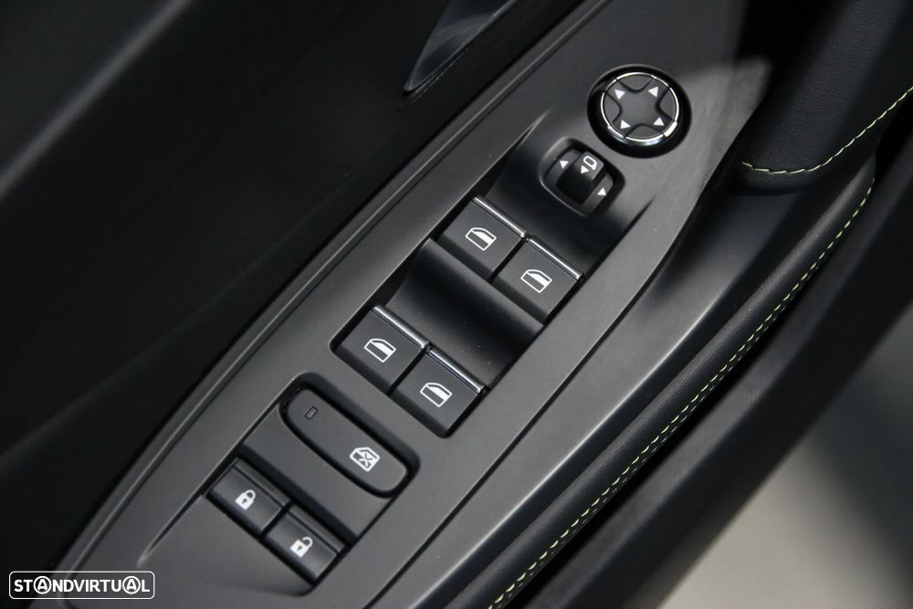 Peugeot 408 1.2 PureTech GT EAT8 - 11