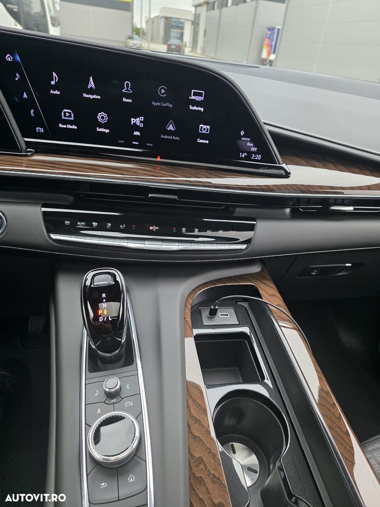 Cadillac Escalade 6.2 V8 AWD AT Platinum - 11