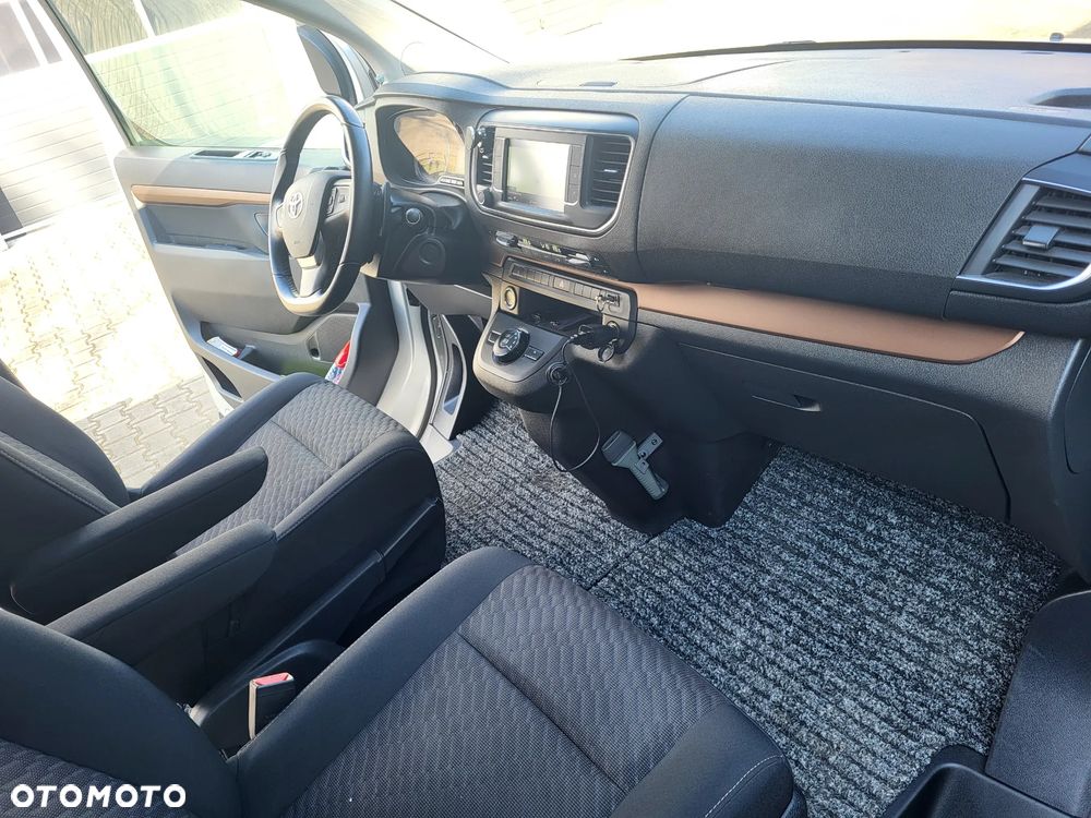 Toyota ProAce Kombi D-4D Medium 2,8t - 7