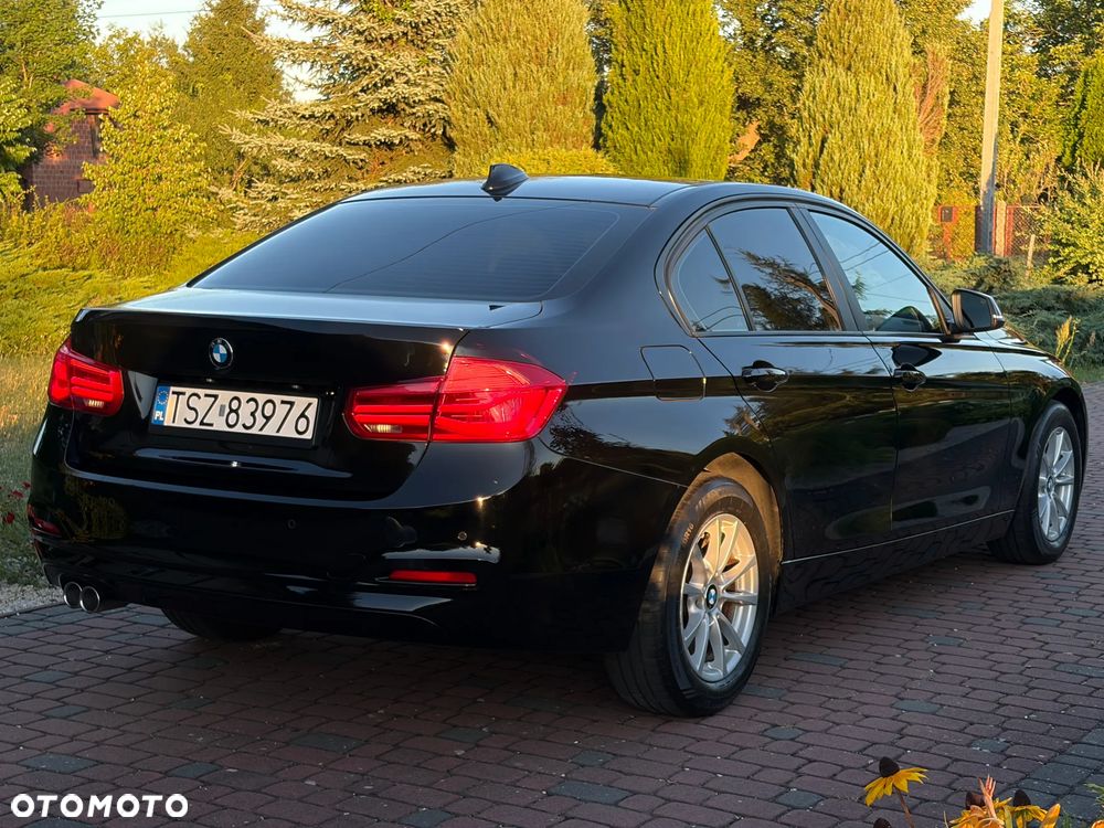 BMW Seria 3 320d - 23
